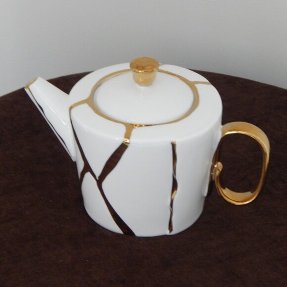 Piccole Ore Porcelain Teapot w/ Lid White Gold Trims New - Picture 2 of 11